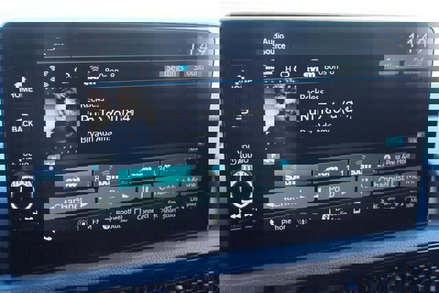 Used 2025 Honda CR-V EX-L image 28