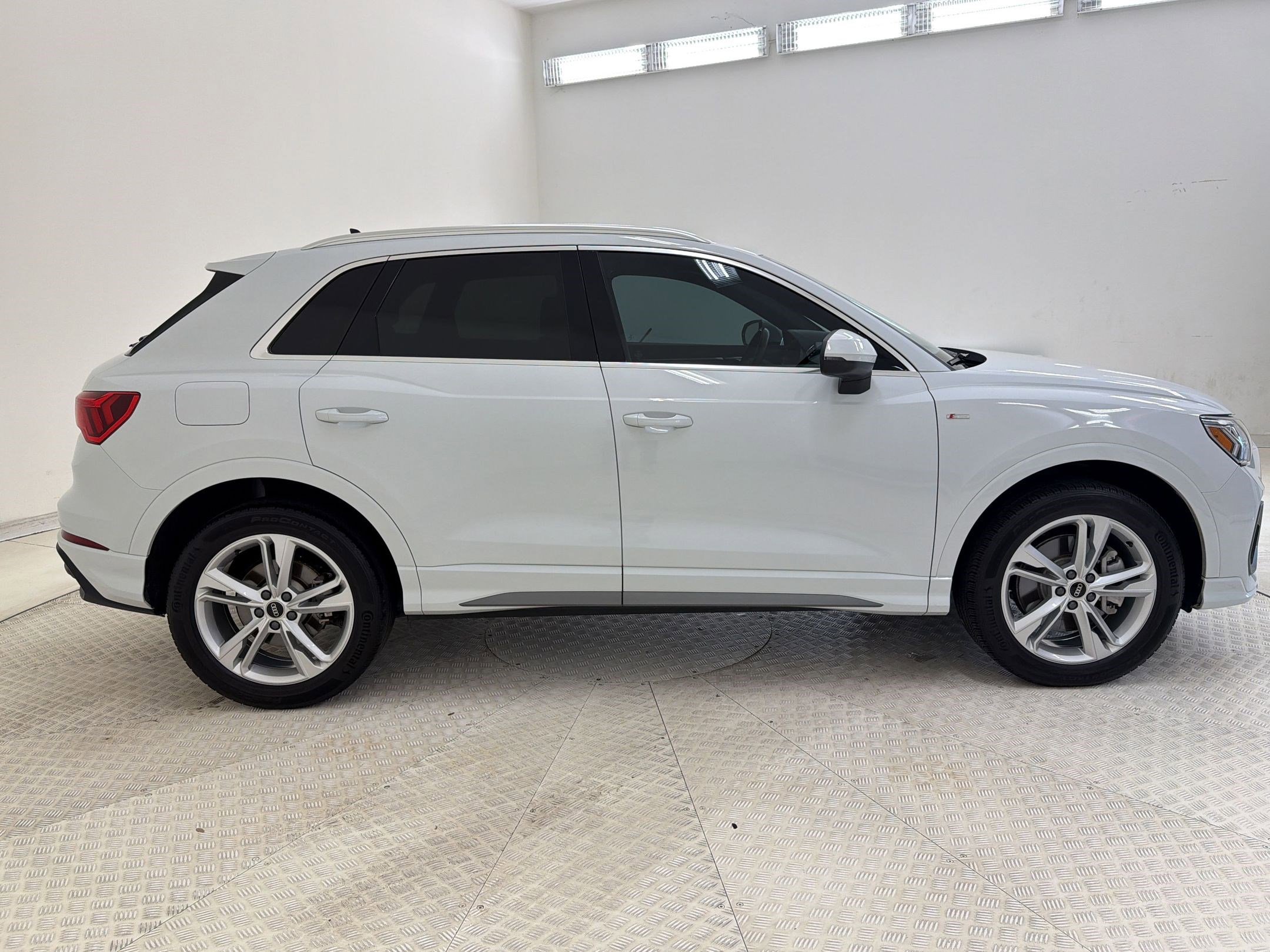 Used 2023 Audi Q3 2.0T Premium AWD/4WD image 8