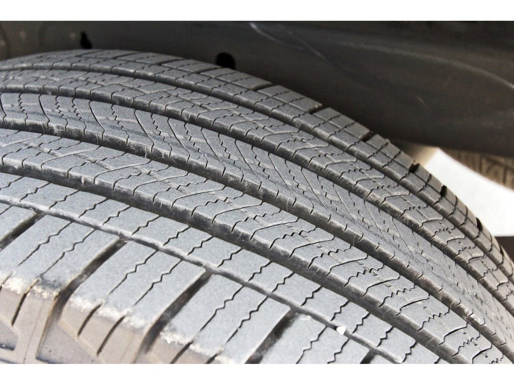 Used 2025 Chevrolet Silverado 1500 LT image 30