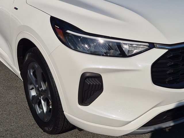 Certified 2023 Ford Escape ST-Line w/ Tech Pack #1 AWD/4WD image 10