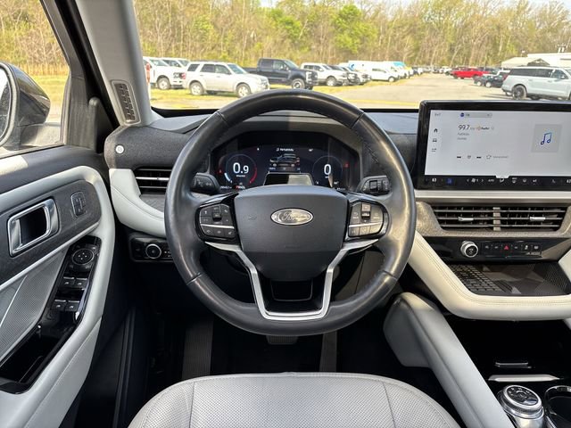 Certified 2025 Ford Explorer Platinum w/ LUX Leather Package AWD/4WD image 11