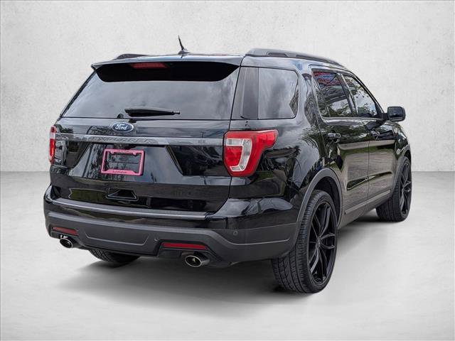 Certified 2019 Ford Explorer XLT w/ Equipment Group 202A FWD image 5