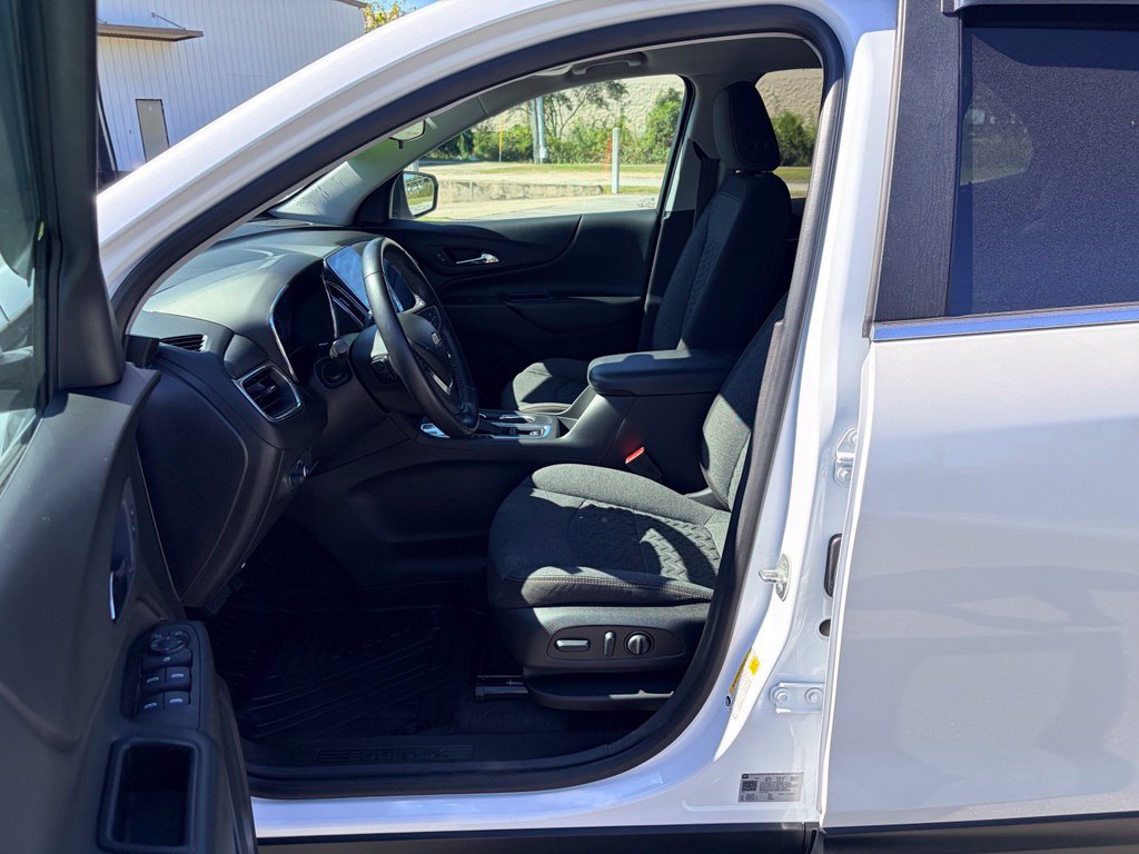 Used 2022 Chevrolet Equinox LT FWD image 17