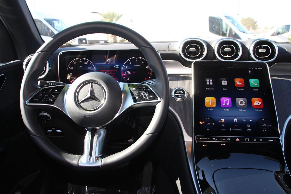 Used 2025 Mercedes-Benz GLC 300 4MATIC image 17