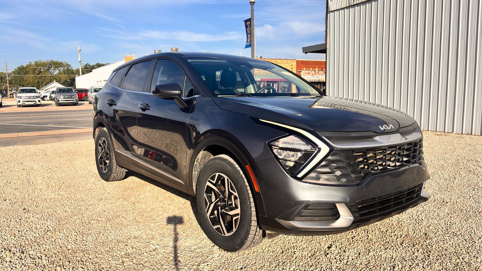 Used 2023 Kia Sportage LX image 7