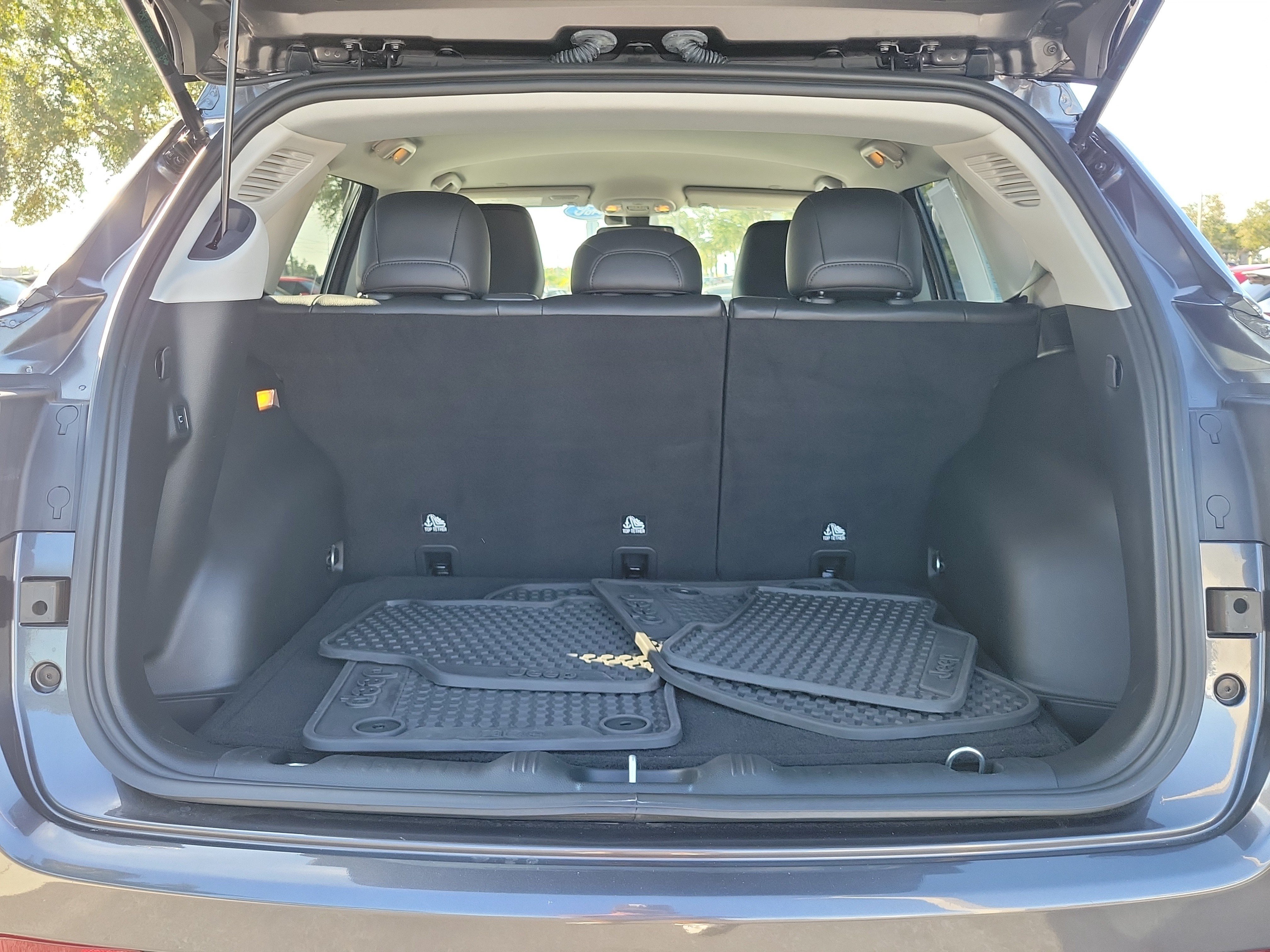 Used 2022 Jeep Compass Latitude w/ Convenience Group AWD/4WD image 9
