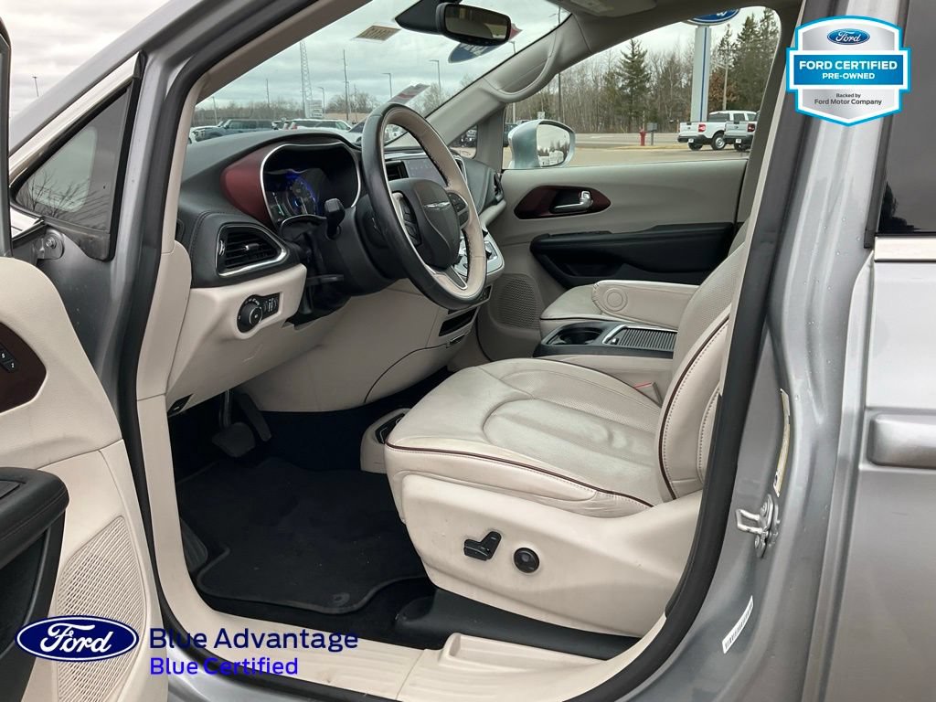 Used 2020 Chrysler Pacifica Limited FWD image 18