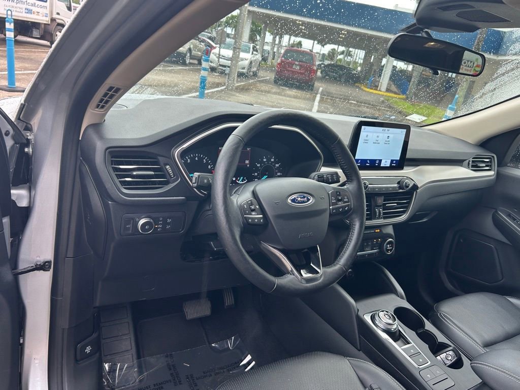 Certified 2020 Ford Escape SEL FWD image 33