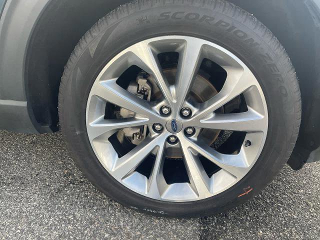 Certified 2022 Ford Explorer Platinum w/ Equipment Group 601A image 7