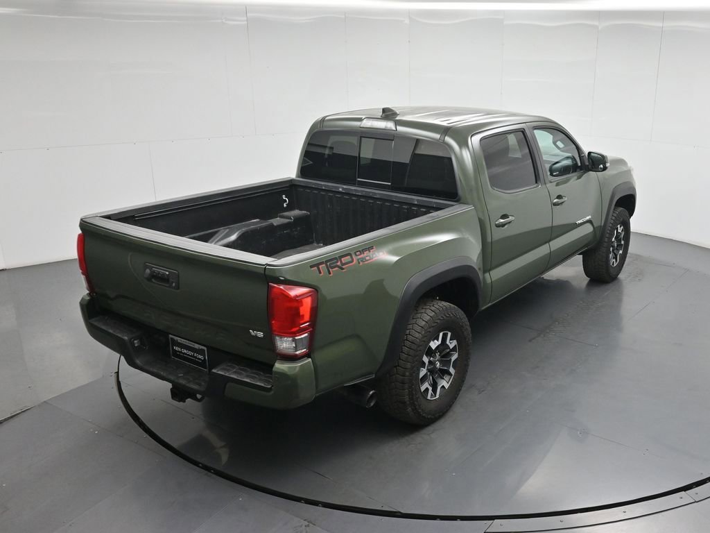Used 2022 Toyota Tacoma TRD Off-Road w/ Technology Package RWD image 43