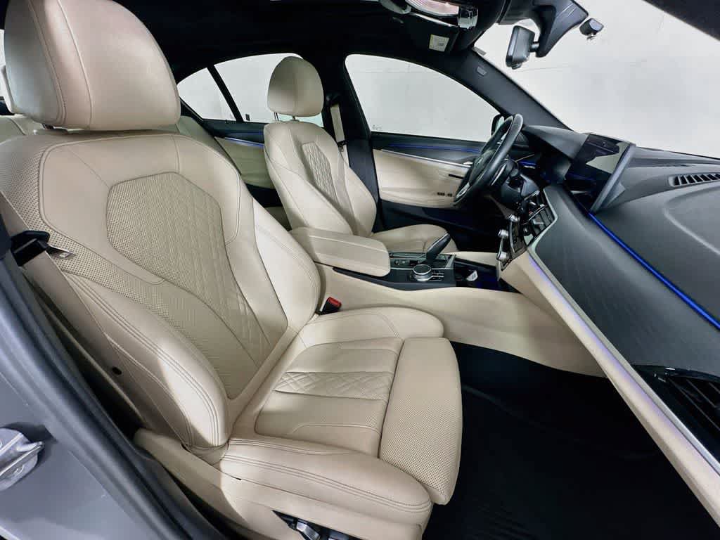 Used 2022 BMW 530i w/ Premium Package RWD image 14
