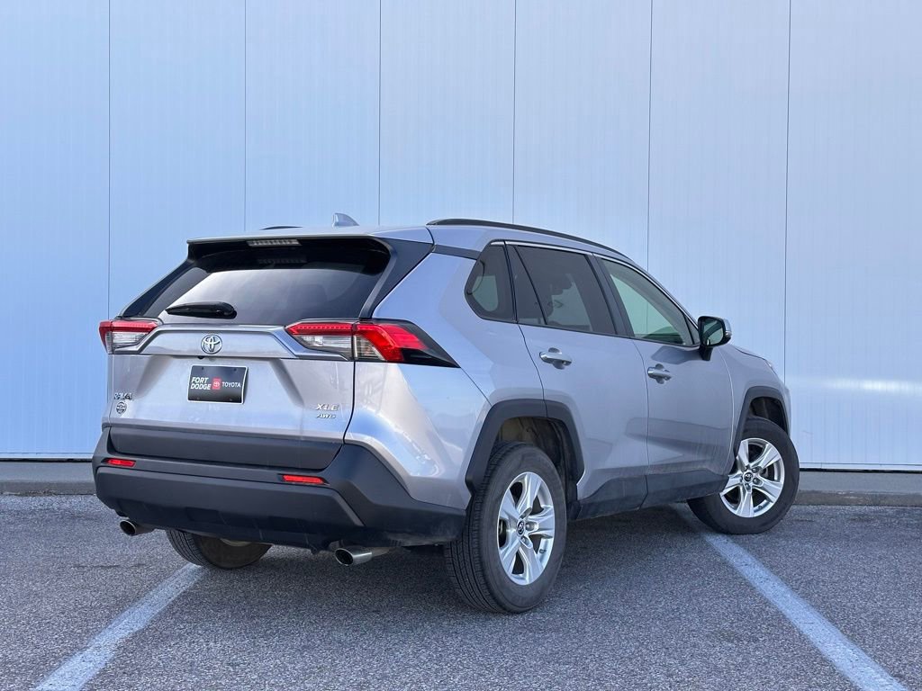 Used 2019 Toyota RAV4 XLE w/ Convenience Package image 3