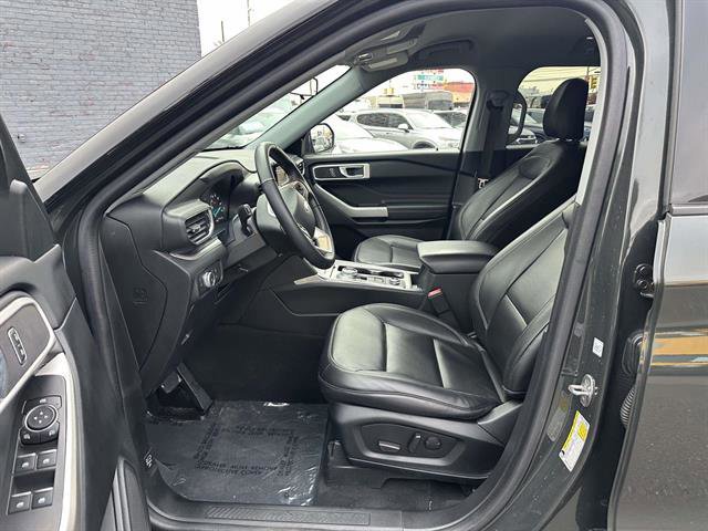 Certified 2022 Ford Explorer XLT w/ Equipment Group 202A image 12