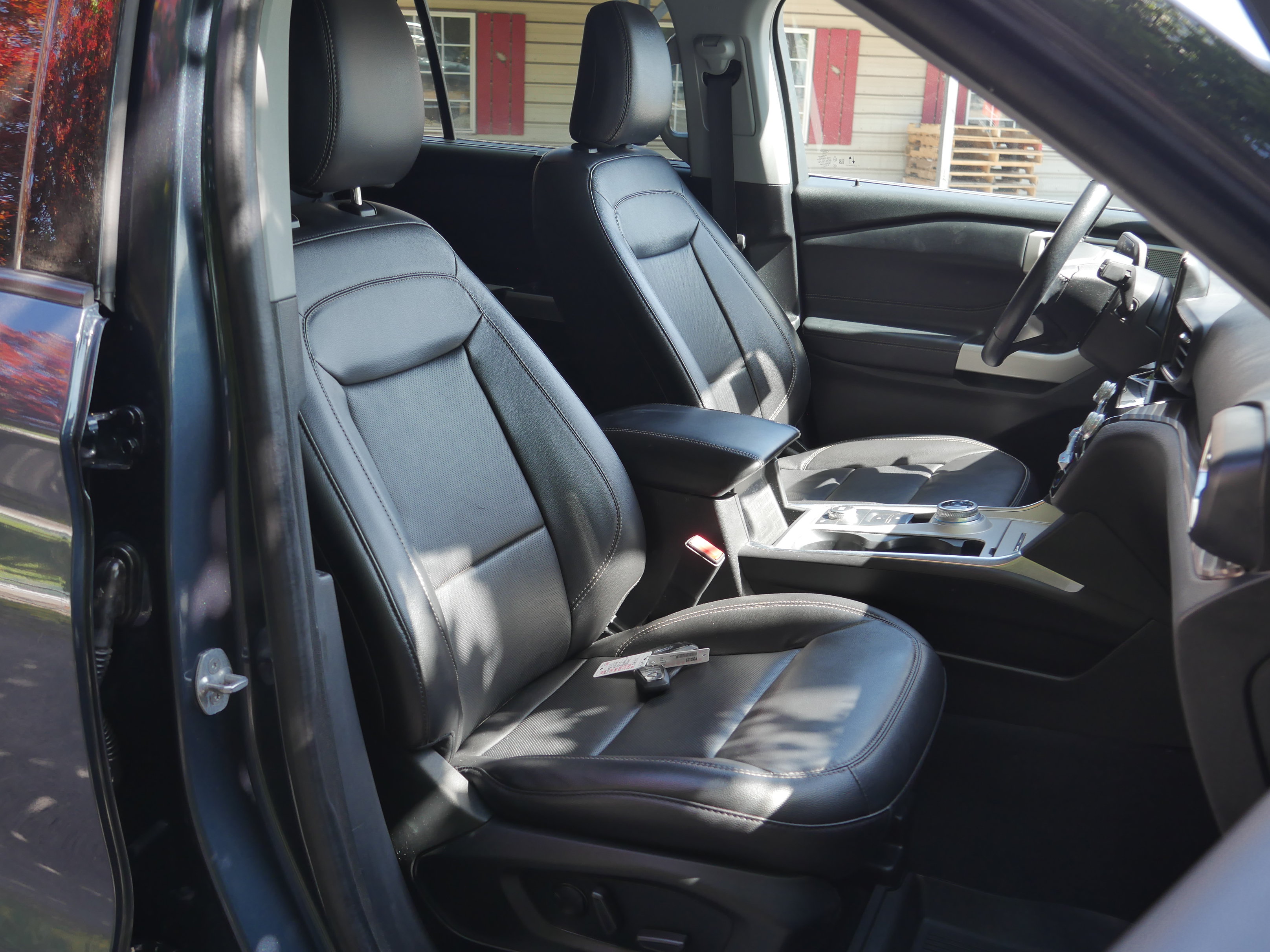 Certified 2022 Ford Explorer Limited AWD/4WD image 29