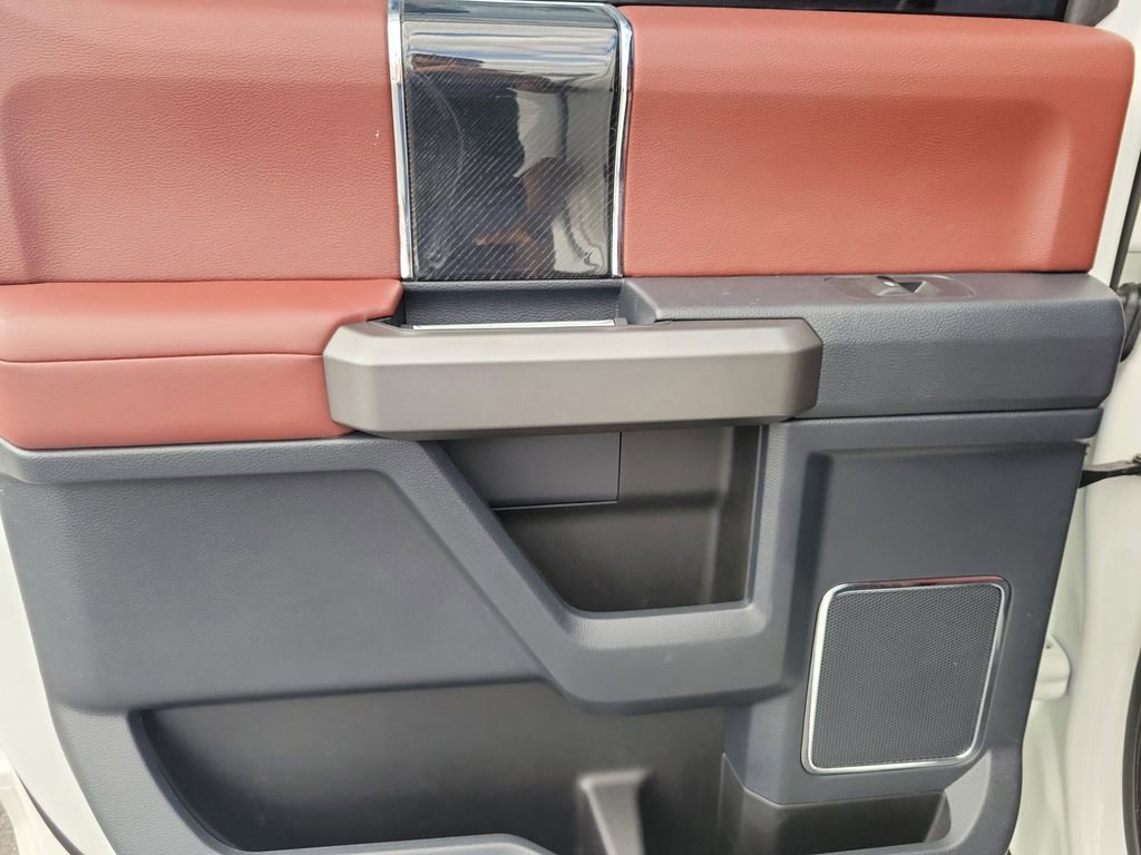 Certified 2022 Ford F350 Platinum w/ FX4 Off-Road Package image 8