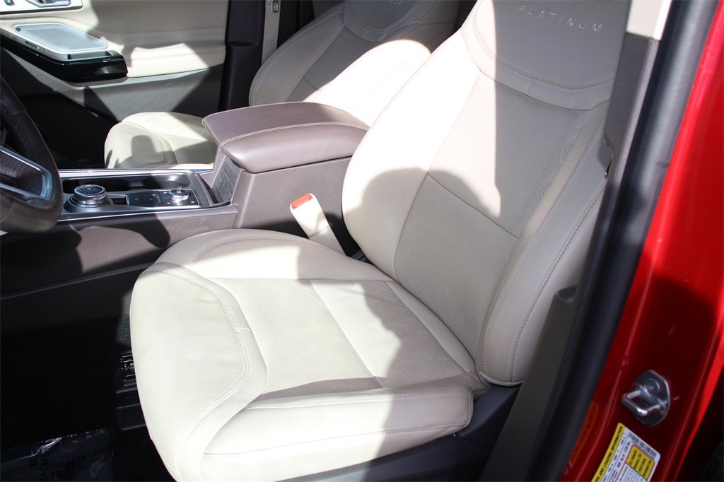 Certified 2021 Ford Explorer Platinum w/ Equipment Group 601A image 23