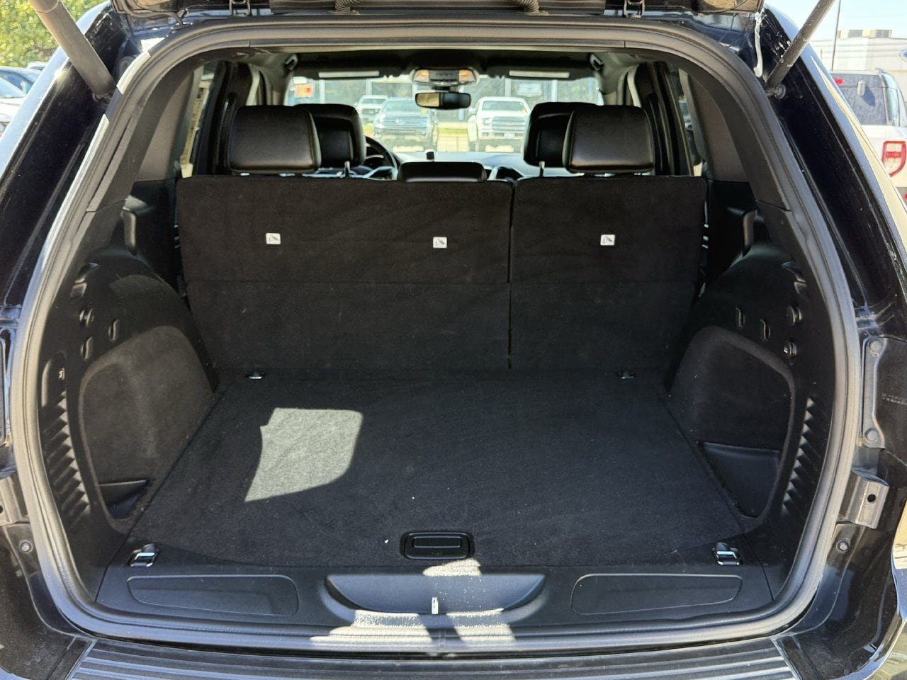 Used 2017 Jeep Grand Cherokee Altitude RWD image 29