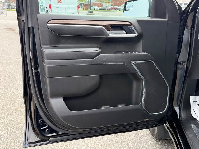 Used 2025 Chevrolet Silverado 1500 LT AWD/4WD image 6