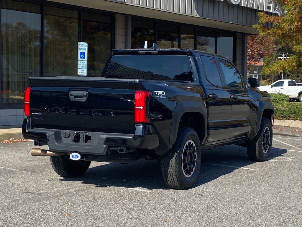 Used 2024 Toyota Tacoma TRD Off-Road image 4