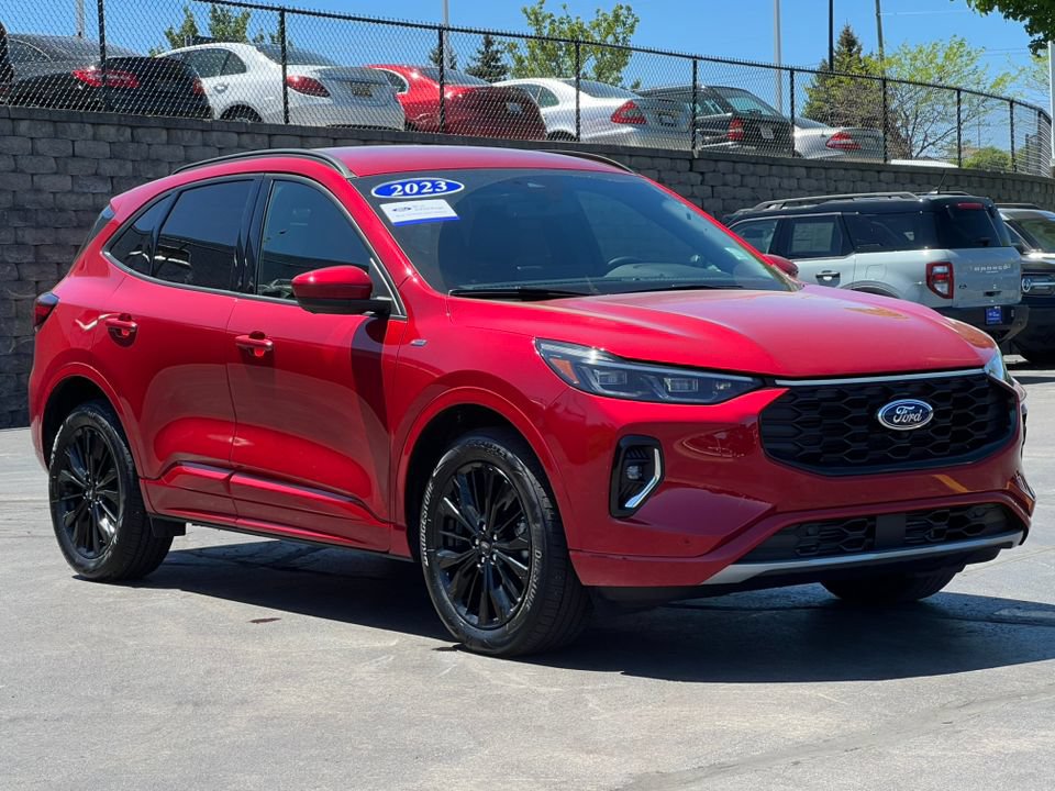 Certified 2023 Ford Escape ST-Line Elite AWD/4WD image 32