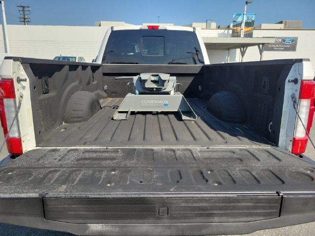 Certified 2017 Ford F350 Platinum w/ Platinum Ultimate Package AWD/4WD image 9