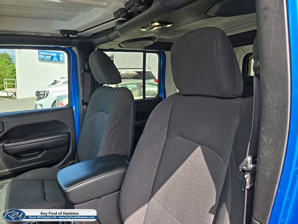 Used 2023 Jeep Wrangler Unlimited w/ Cold Weather Group AWD/4WD image 34