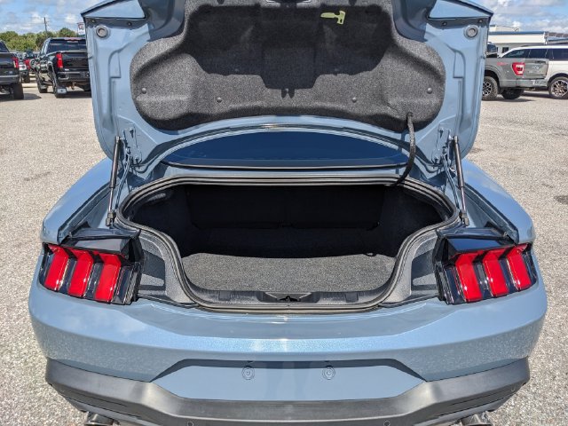 Certified 2024 Ford Mustang Coupe RWD image 12