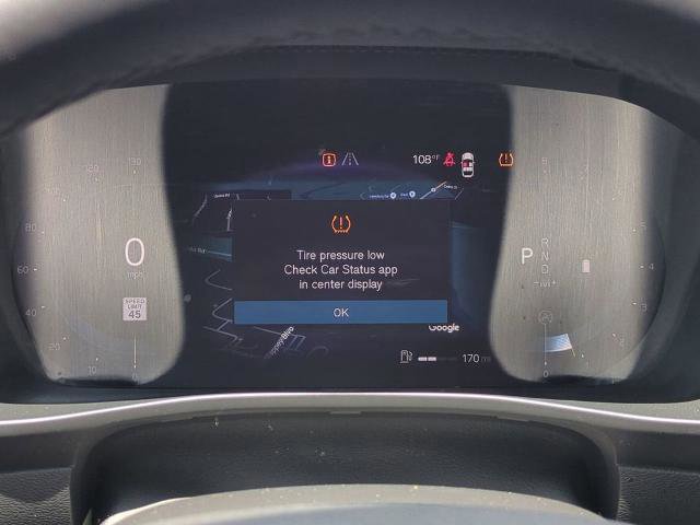 Used 2024 Volvo XC40 B5 Plus w/ Protection Package Premier image 32