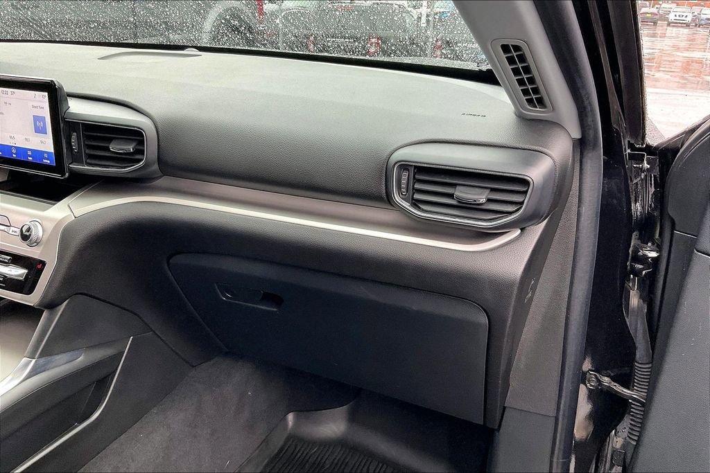 Certified 2022 Ford Explorer XLT w/ Equipment Group 202A image 14