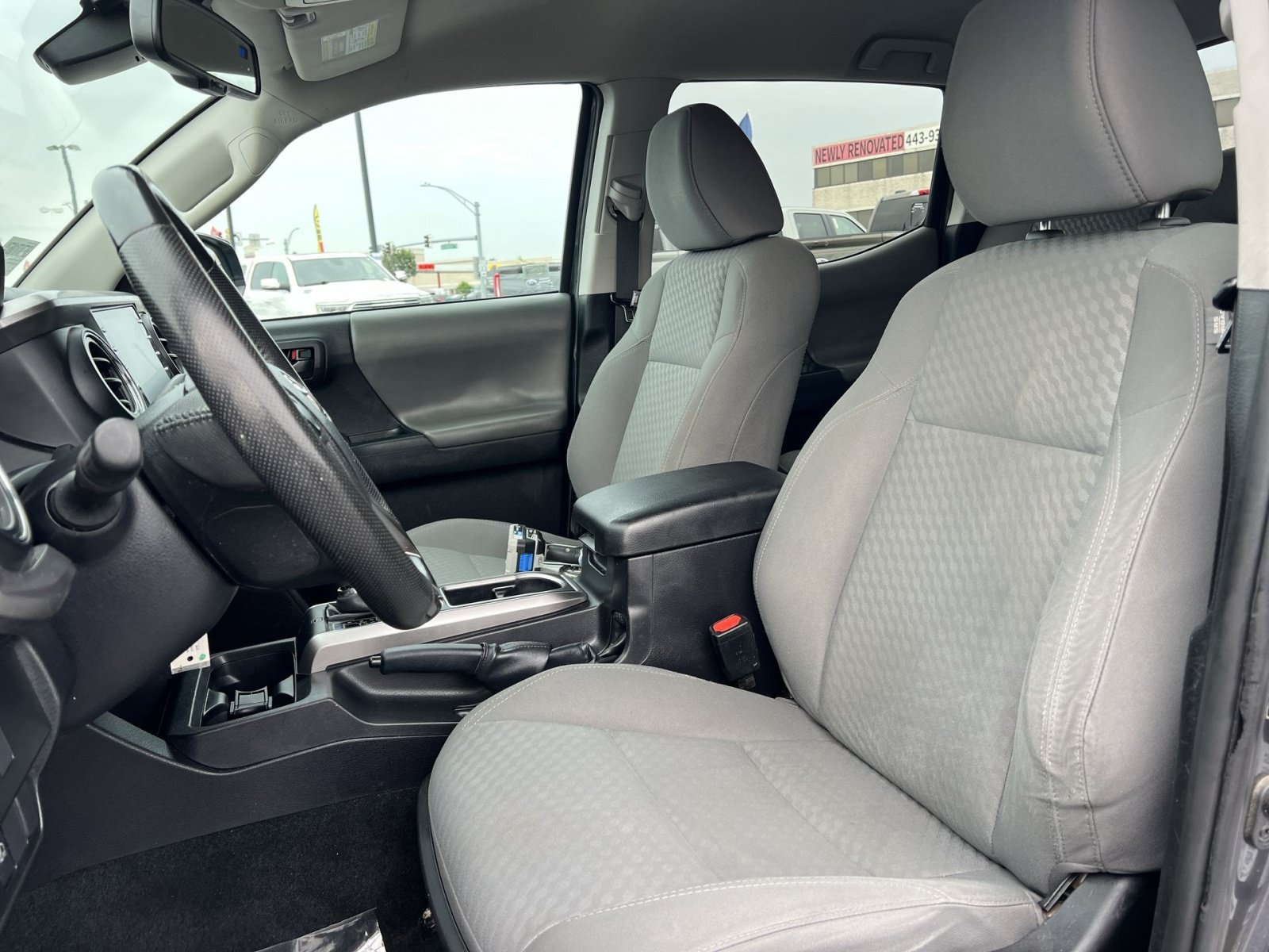 Used 2022 Toyota Tacoma SR5 w/ Technology Package AWD/4WD image 11
