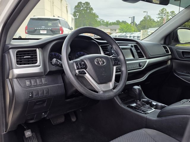 Used 2019 Toyota Highlander LE FWD image 8