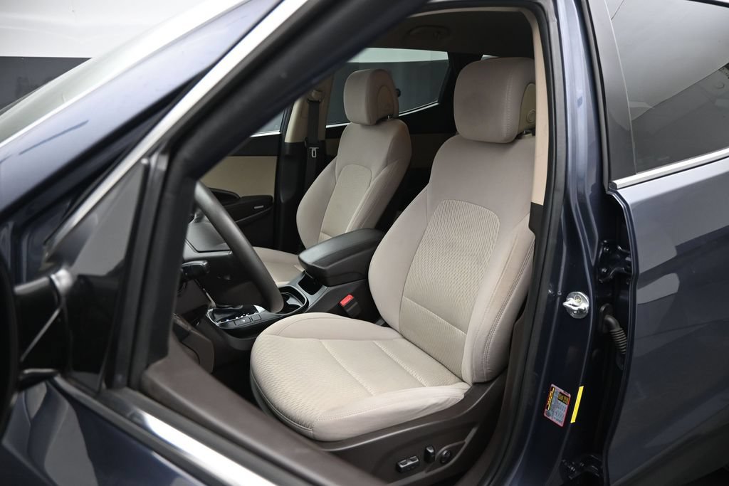 Used 2017 Hyundai Santa Fe Sport w/ 2.4L Value Package 06 FWD image 9