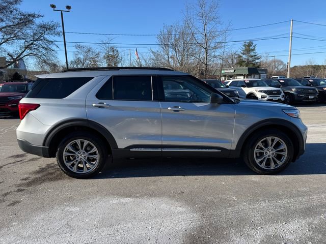 Certified 2022 Ford Explorer XLT w/ Equipment Group 202A image 5