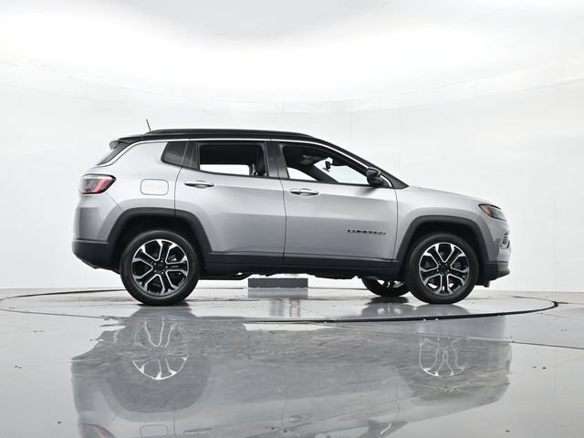 Used 2023 Jeep Compass Limited AWD/4WD image 35