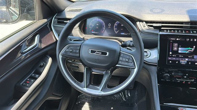 Used 2023 Jeep Grand Cherokee Altitude AWD/4WD image 23