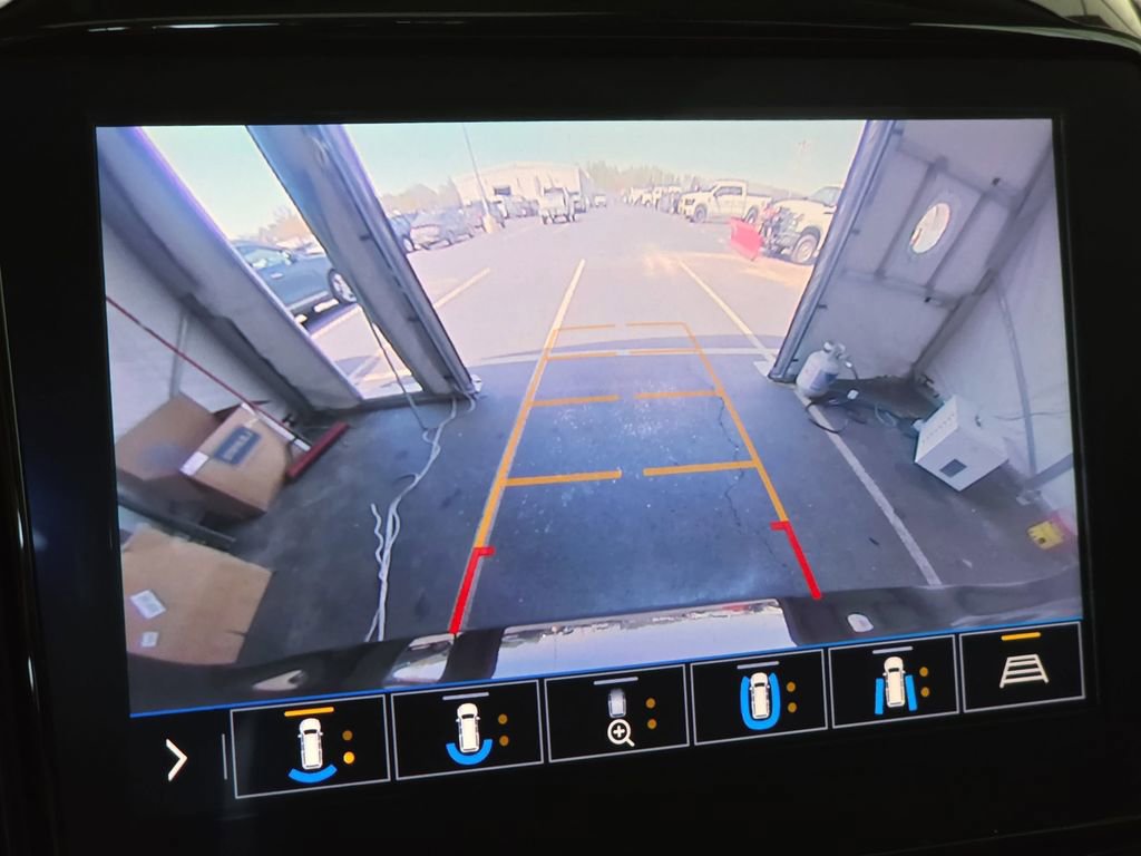 Used 2020 Chevrolet Traverse LT w/ LT Premium Package image 21