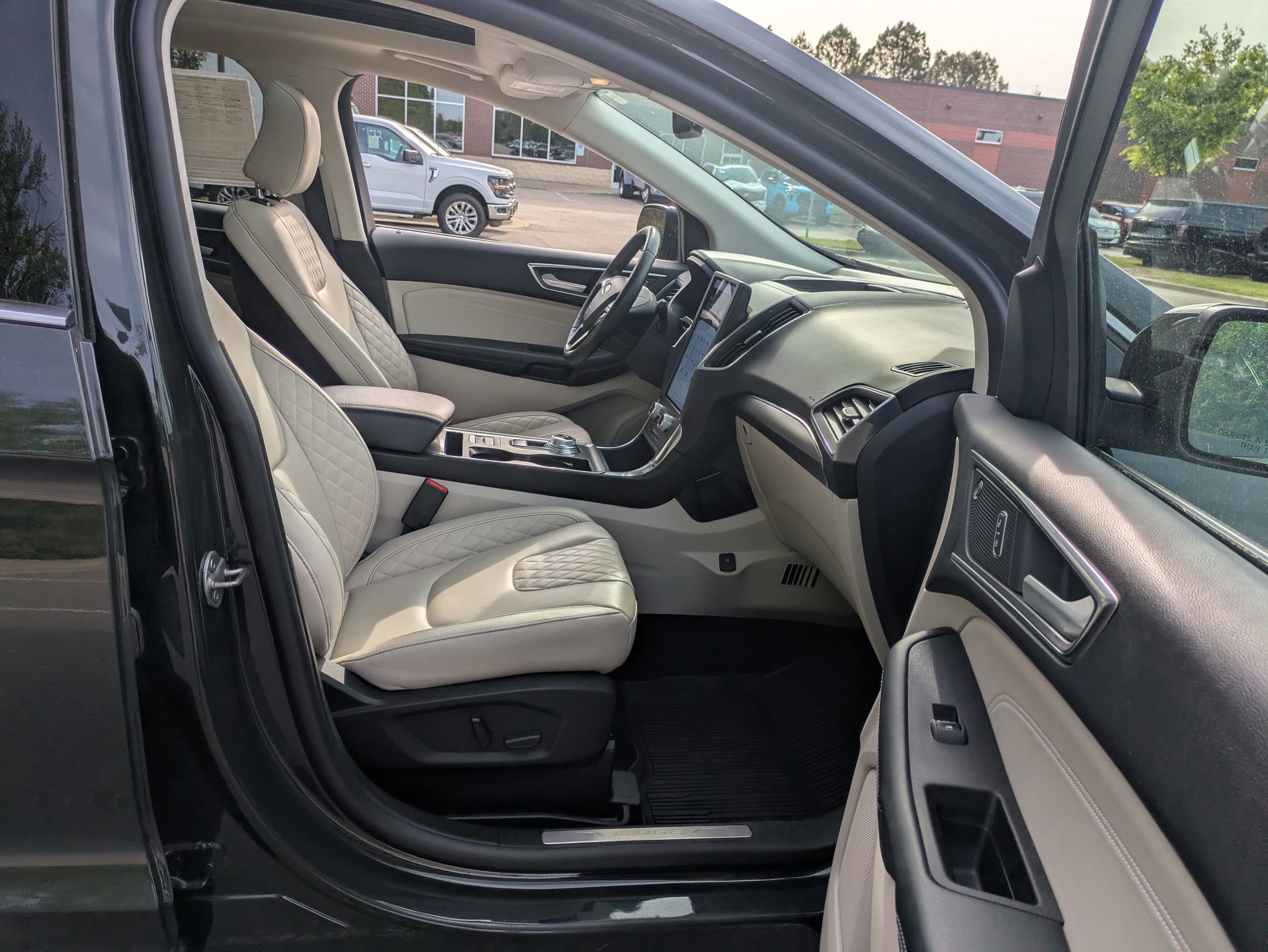 Certified 2023 Ford Edge Titanium image 39