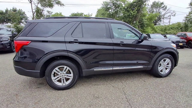 Certified 2022 Ford Explorer XLT image 9