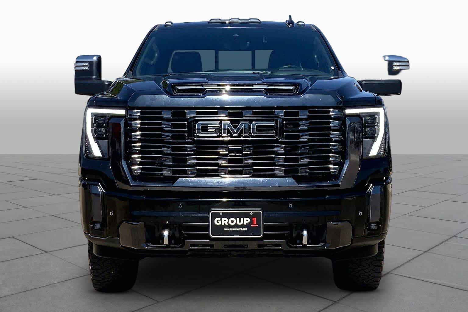 Used 2024 GMC Sierra 2500 Denali Ultimate AWD/4WD image 4