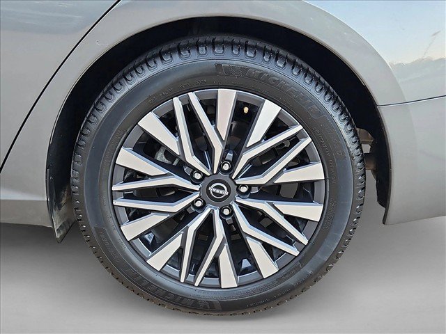 Used 2023 Nissan Altima 2.5 SV FWD image 22
