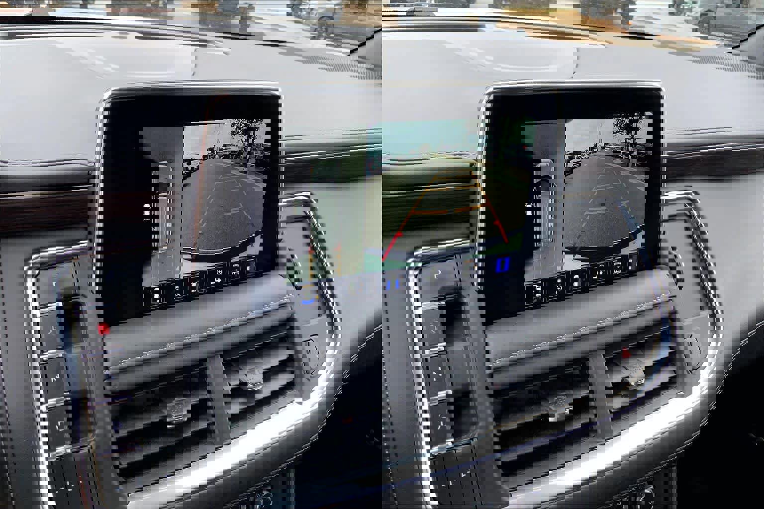 Used 2023 Chevrolet Tahoe Z71 w/ Luxury Package image 27