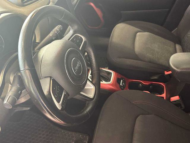 Used 2021 Jeep Renegade Trailhawk image 23