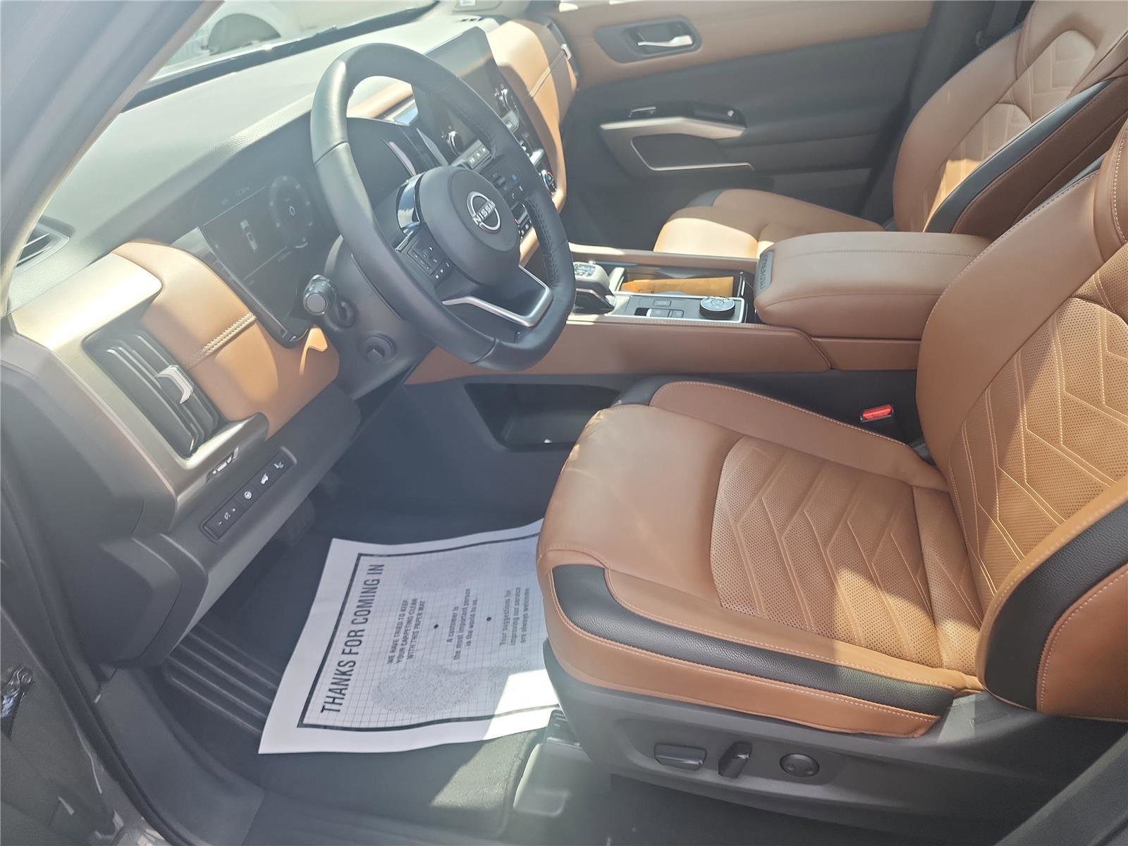 Used 2024 Nissan Pathfinder Platinum image 12