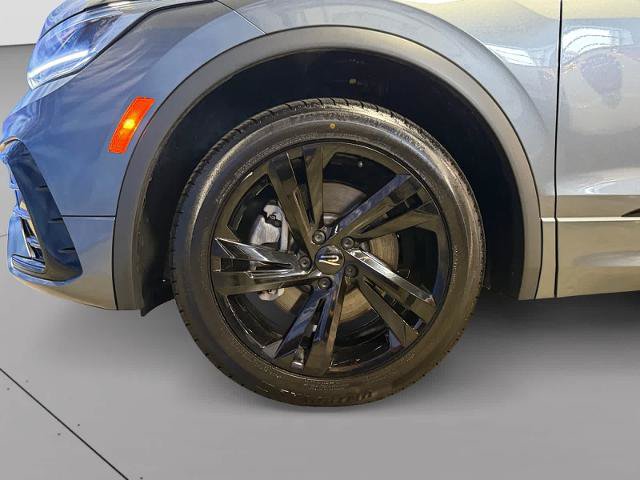 Used 2023 Volkswagen Tiguan SE R-Line AWD/4WD image 19