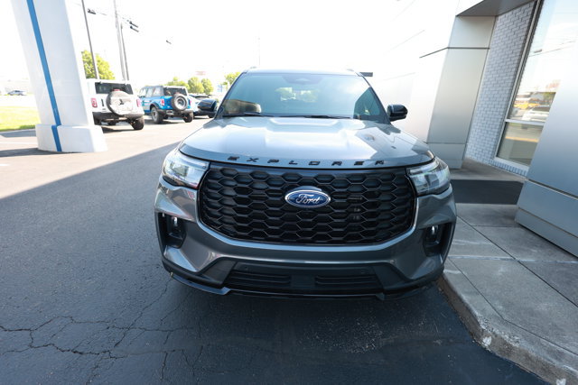 Certified 2025 Ford Explorer ST-Line w/ Premium Package AWD/4WD image 7