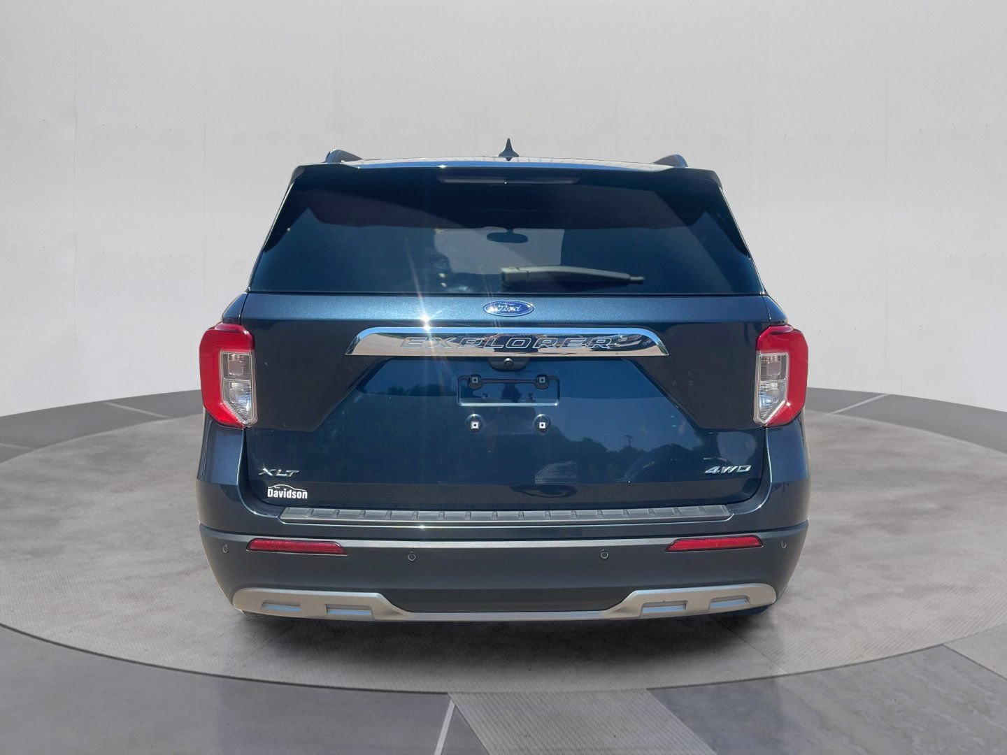 Certified 2023 Ford Explorer XLT w/ Equipment Group 202A AWD/4WD image 6