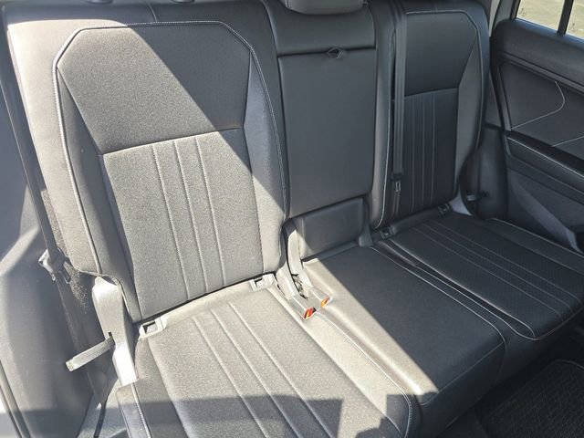 Used 2022 Volkswagen Tiguan SE AWD/4WD image 18