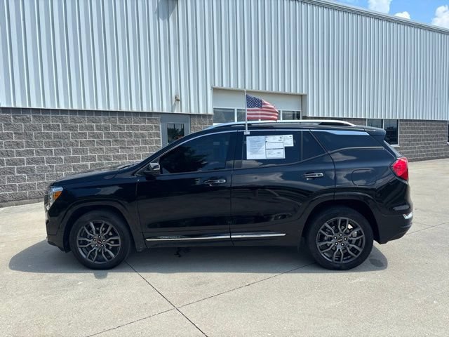 Used 2024 GMC Terrain Denali w/ Black Diamond Edition AWD/4WD image 11