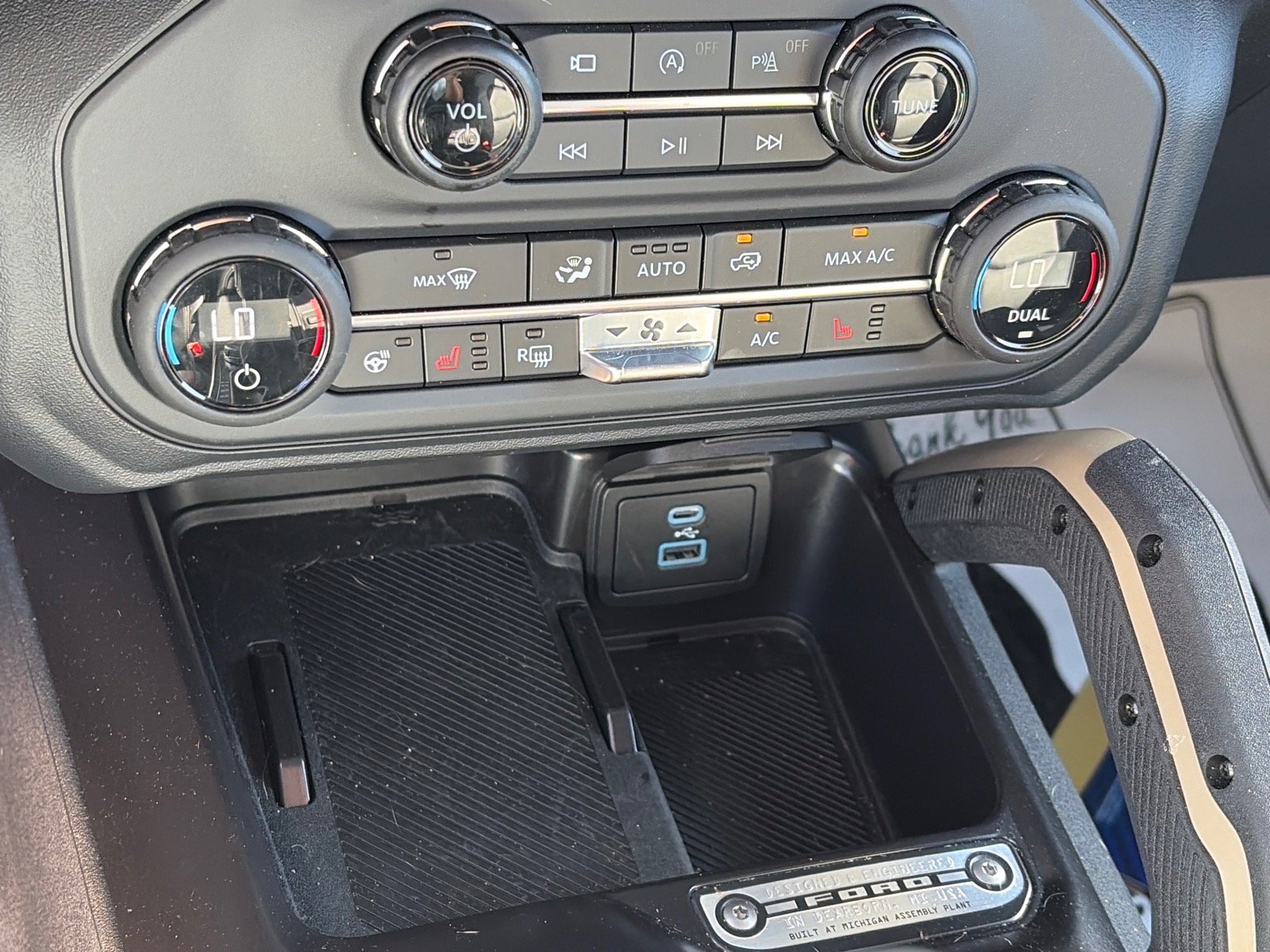 Certified 2025 Ford Bronco Badlands AWD/4WD image 13