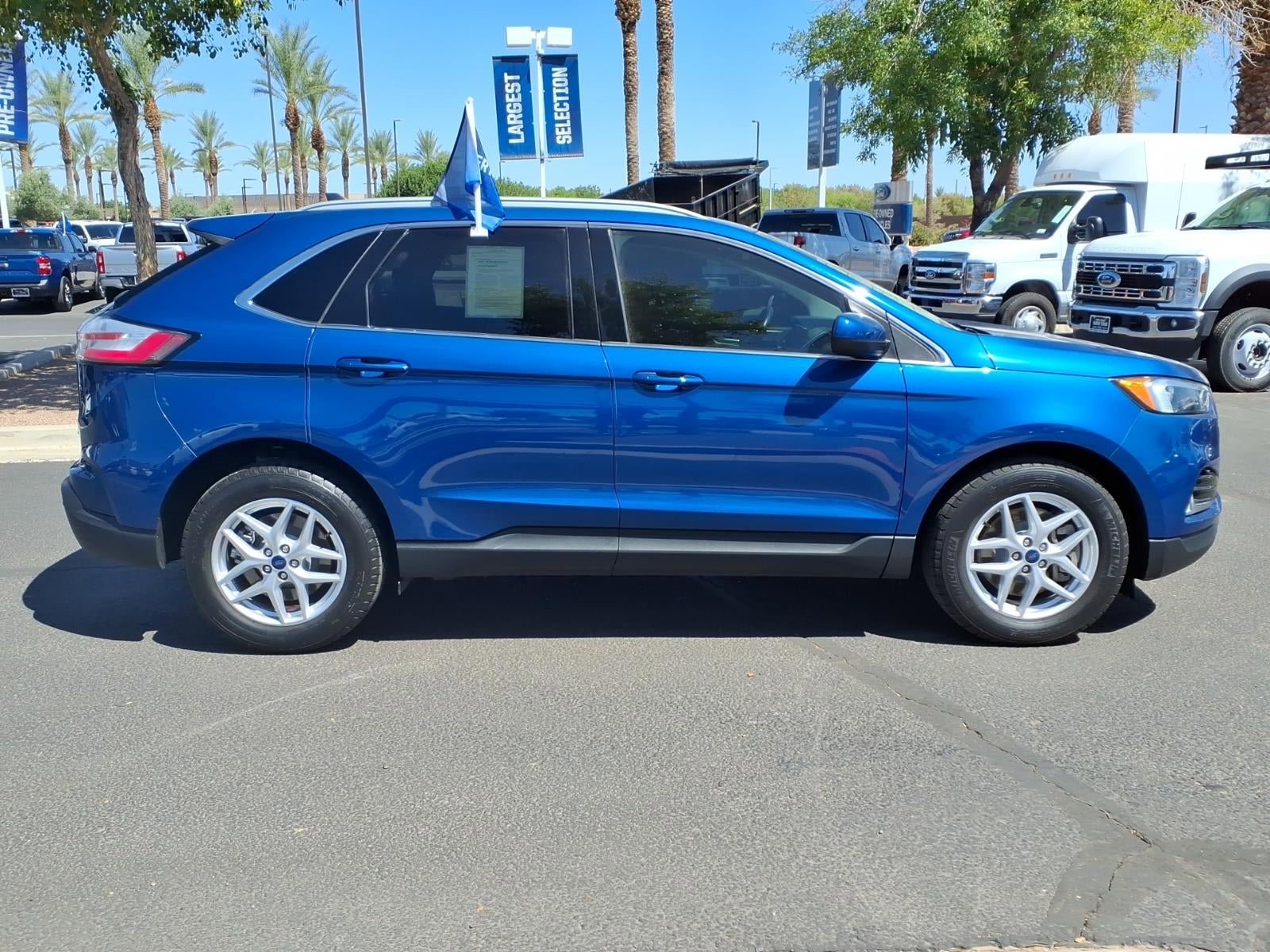 Certified 2022 Ford Edge SEL w/ Convenience Package AWD/4WD image 3